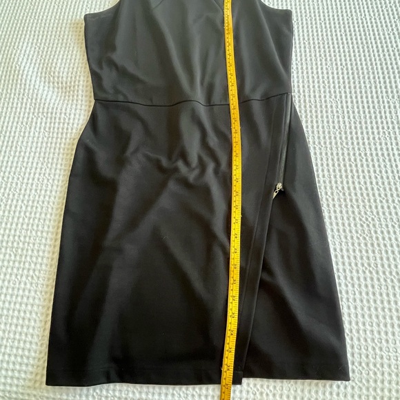 The little black dress - Picture 3 of 7